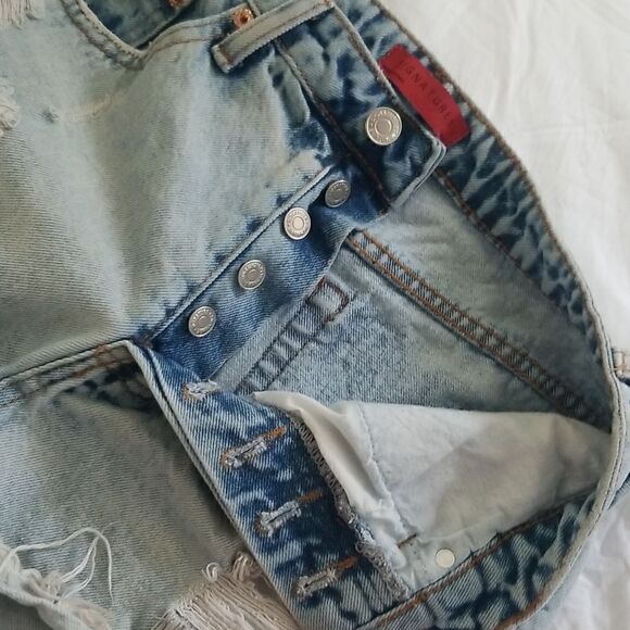 SIGNITURE Jean Shorts Sz. 8 Women's - Picture 2 of 8